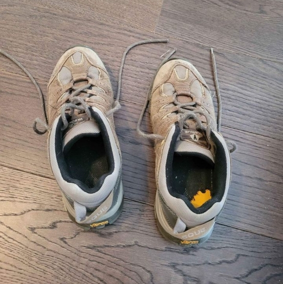 Hiking shoes - Picture 2 of 4